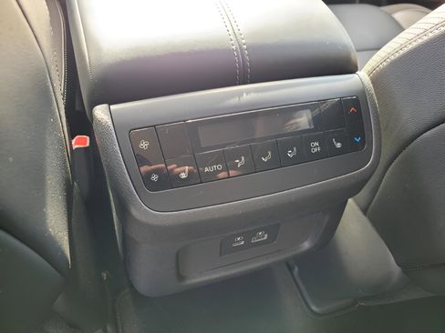 Used 2022 Nissan Pathfinder SL w/ SL Premium Package image 10