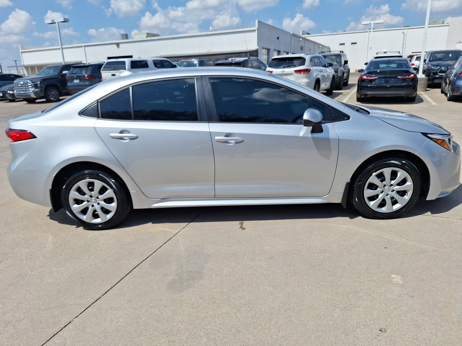 Used 2026 Toyota Corolla LE FWD image 7