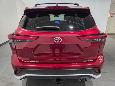 Used 2023 Toyota Highlander XSE AWD/4WD image 4