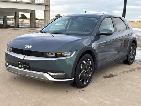 Used 2024 Hyundai Ioniq 5 SEL image 3