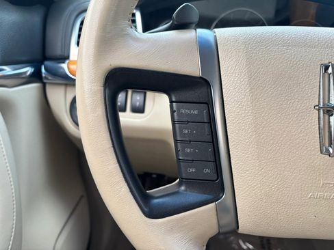 Used 2011 Lincoln MKS FWD image 25