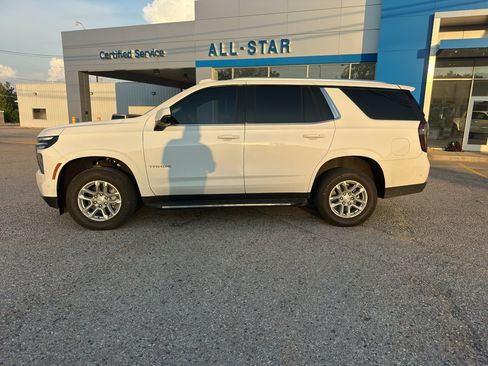 Used 2025 Chevrolet Tahoe LT w/ Comfort Package RWD image 2