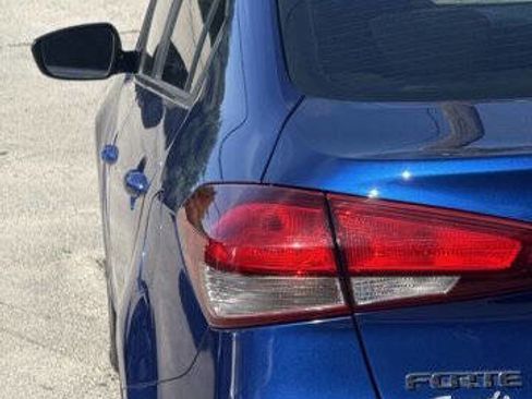 Used 2017 Kia Forte LX FWD image 20