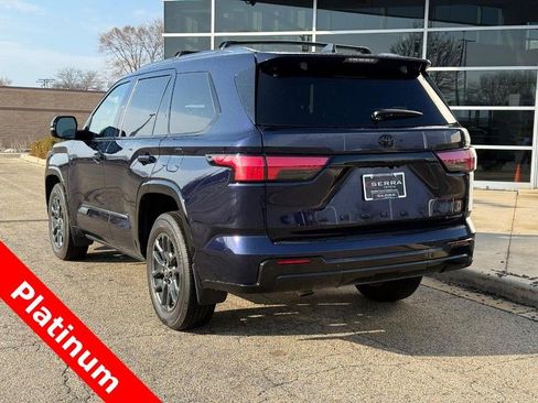 Used 2025 Toyota Sequoia Platinum AWD/4WD image 5