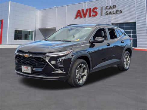 Used 2025 Chevrolet Trax LT w/ LT Convenience Package image 1