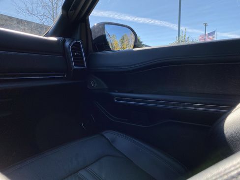 Used 2021 Ford Expedition Max Limited image 29