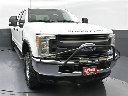 Used 2017 Ford F250 XL w/ Power Equipment Group AWD/4WD image 3