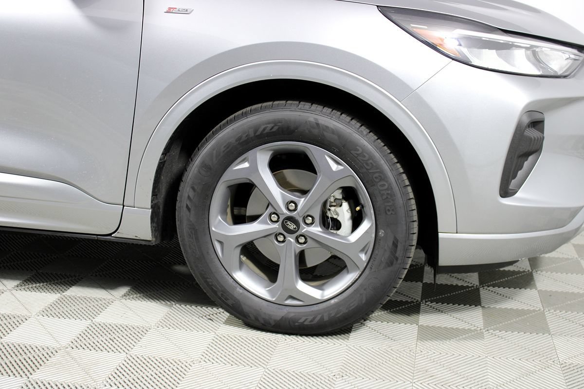 Used 2023 Ford Escape ST-Line w/ Equipment Group 301A FWD image 8