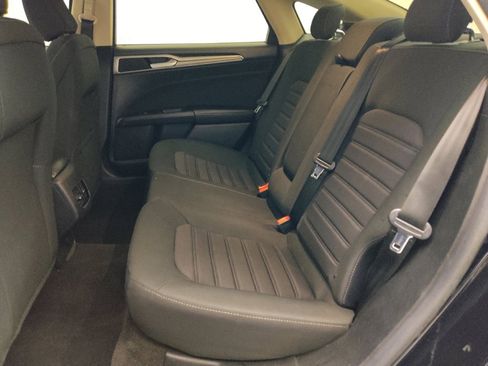 Used 2020 Ford Fusion SE FWD image 18
