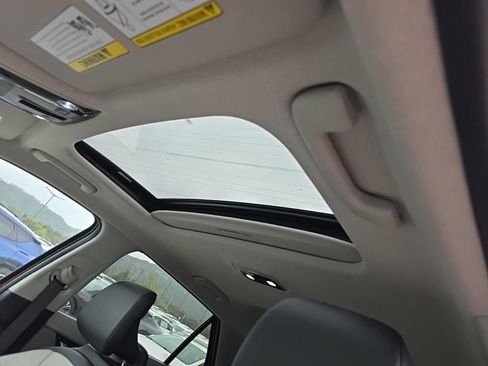 Used 2023 Kia Niro Wave FWD image 9