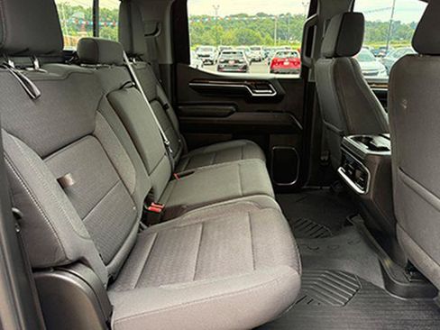 Used 2022 GMC Sierra 1500 Elevation w/ Preferred Package AWD/4WD image 17