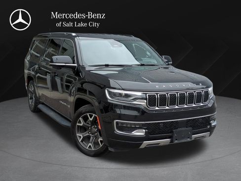 Used 2024 Jeep Wagoneer L Series III w/ Flexible Seating Group AWD/4WD image 1