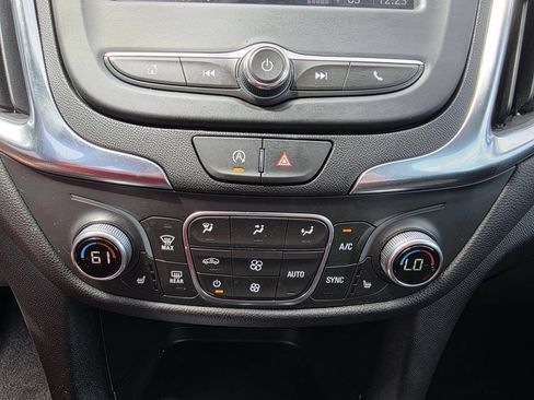 Used 2024 Chevrolet Equinox LT AWD/4WD image 20