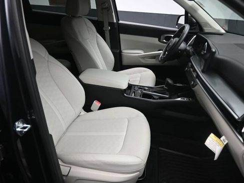 Used 2025 Kia Sorento S FWD image 27