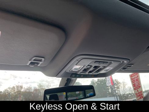 Used 2021 Chevrolet Silverado 2500 LTZ w/ LTZ Convenience Package image 19