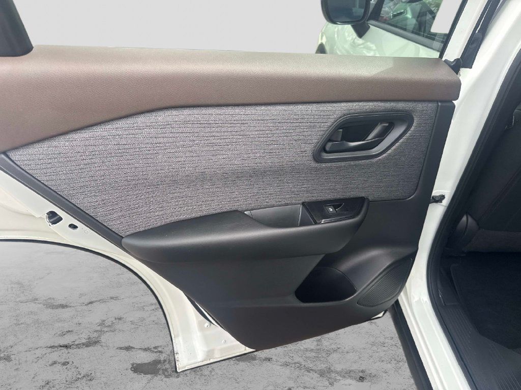 Certified 2023 Nissan Rogue S AWD/4WD image 15