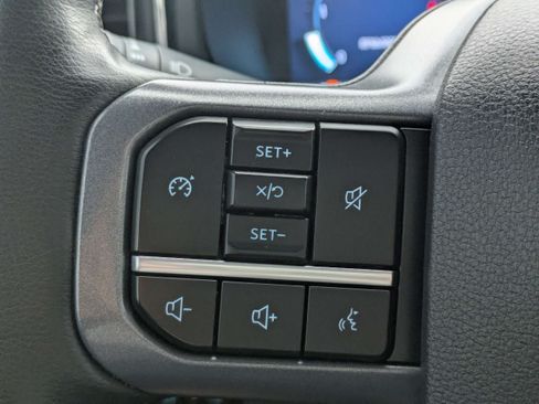 Used 2025 Ford F250 Lariat w/ Black Appearance Package AWD/4WD image 28