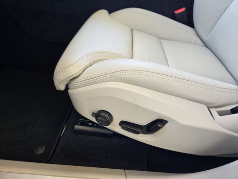 New 2026 Volvo XC60 B5 Ultra w/ Protection Package Premier image 26