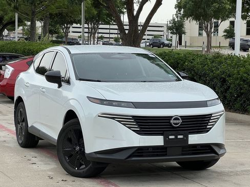 Certified 2025 Nissan Murano SV FWD image 1