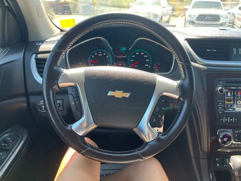 Used 2016 Chevrolet Traverse LT FWD image 18