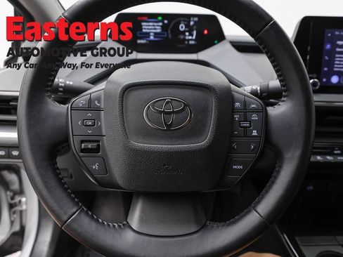 Used 2025 Toyota Prius LE FWD image 10