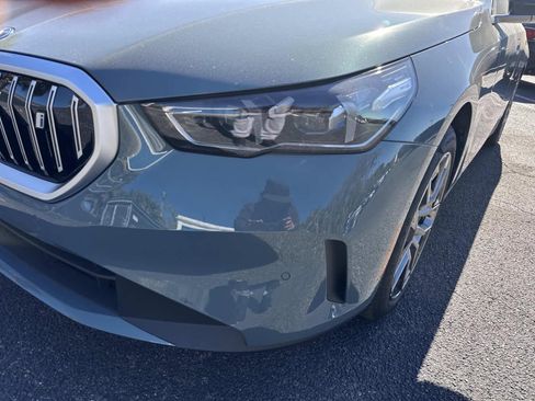 New 2026 BMW i5 eDrive40 w/ Premium Package image 9