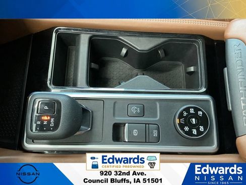 Used 2022 Nissan Pathfinder Platinum w/ Cargo Package AWD/4WD image 34