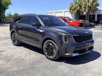 Certified 2025 Kia Sorento S w/ Panoramic Sunroof Package