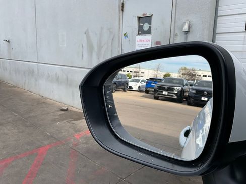 Used 2025 Nissan Rogue SV image 19