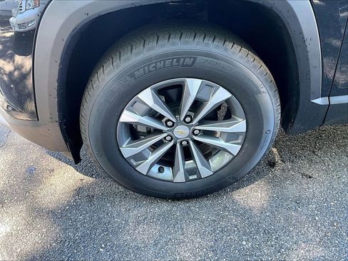 New 2026 Chevrolet Equinox LT w/ Convenience Package II AWD/4WD image 8