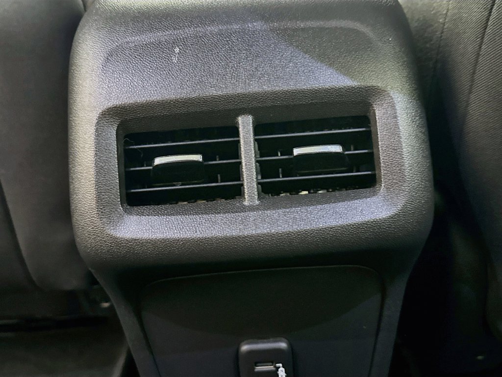 Used 2020 Chevrolet Equinox LS FWD image 29