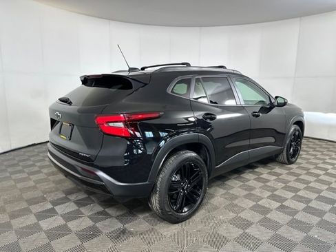 Used 2025 Chevrolet Trax ACTIV w/ Driver Confidence Package image 9