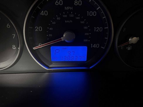 Used 2012 Hyundai Santa Fe SE image 19