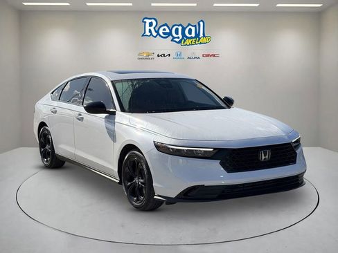 Used 2025 Honda Accord SE image 1