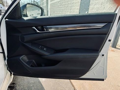 Used 2022 Honda Accord Sport image 12