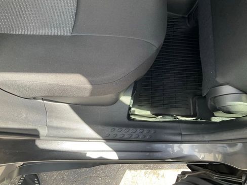 Used 2019 Toyota C-HR XLE FWD image 46