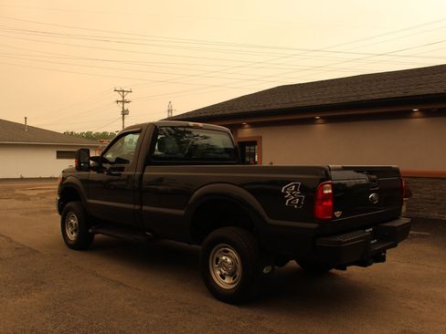 Used 2015 Ford F250 XL w/ Power Equipment Group AWD/4WD image 9
