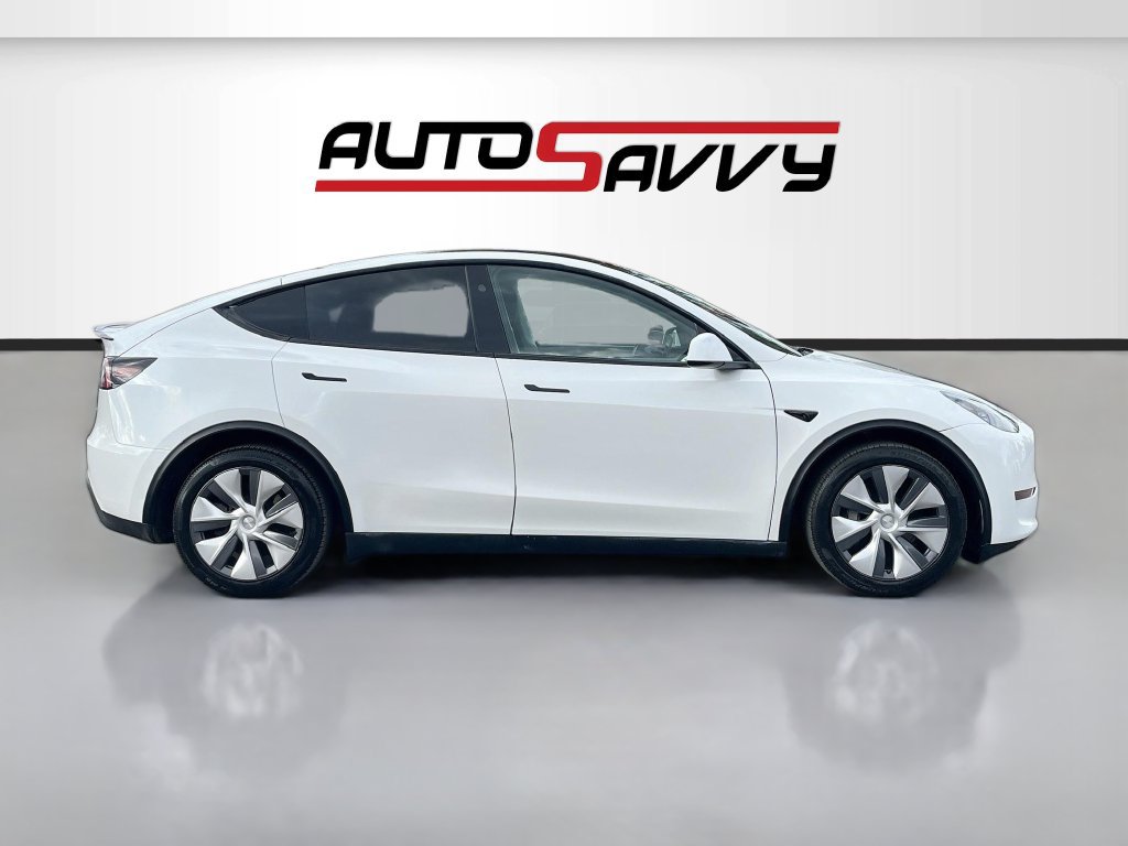 Used 2025 Tesla Model Y Long Range AWD/4WD image 8