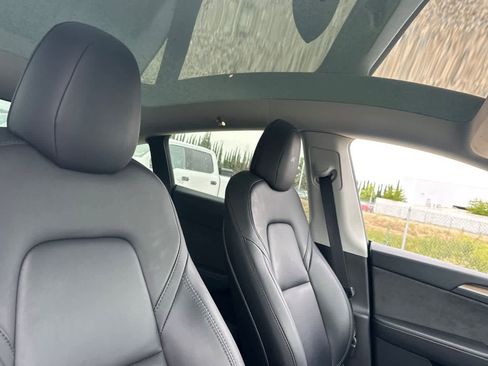 Used 2023 Tesla Model Y Performance AWD/4WD image 19