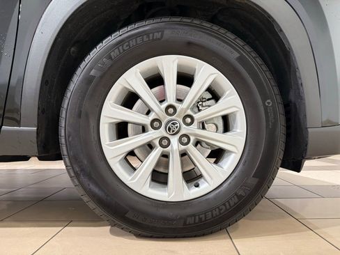 Certified 2026 Toyota Grand Highlander XLE image 9