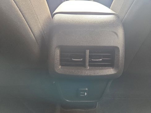 Used 2023 Chevrolet Equinox LT image 17