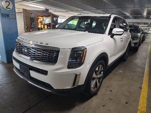 Certified 2021 Kia Telluride S FWD image 4