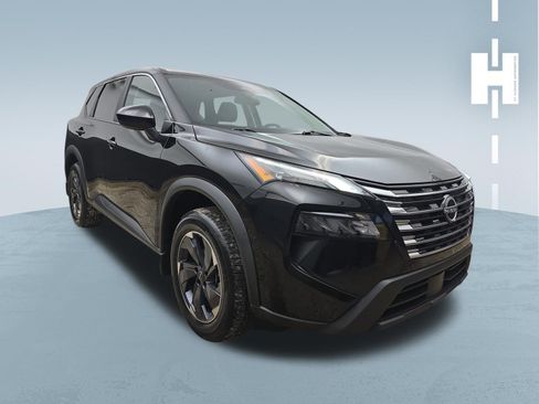 Used 2025 Nissan Rogue SV FWD image 1