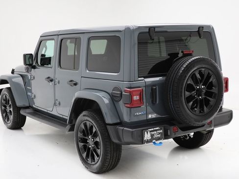 Used 2024 Jeep Wrangler Unlimited Sahara w/ Technology Group image 7