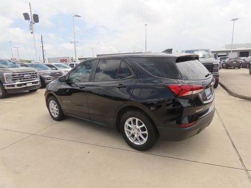 Used 2024 Chevrolet Equinox LS w/ LS Convenience Package FWD image 16