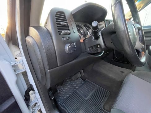 Used 2013 Chevrolet Silverado 1500 LT image 16