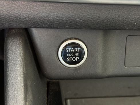 Used 2021 Nissan Rogue S FWD image 19