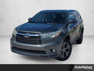 Used 2016 Toyota Highlander XLE video 1