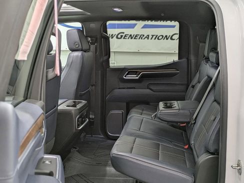Used 2022 Chevrolet Silverado 1500 High Country w/ Technology Package AWD/4WD image 20