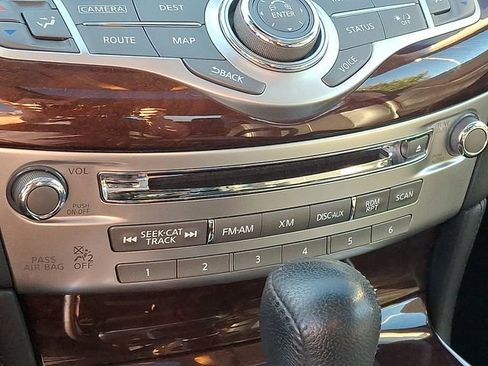 Used 2017 INFINITI Q70 L 3.7 image 18